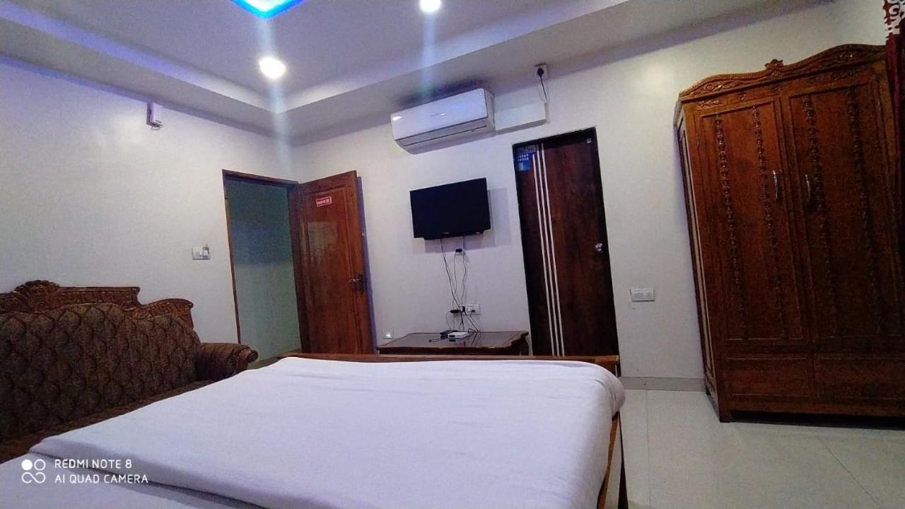 Hotel Shalimar Executive, Uran Islampur Peth  Екстер'єр фото